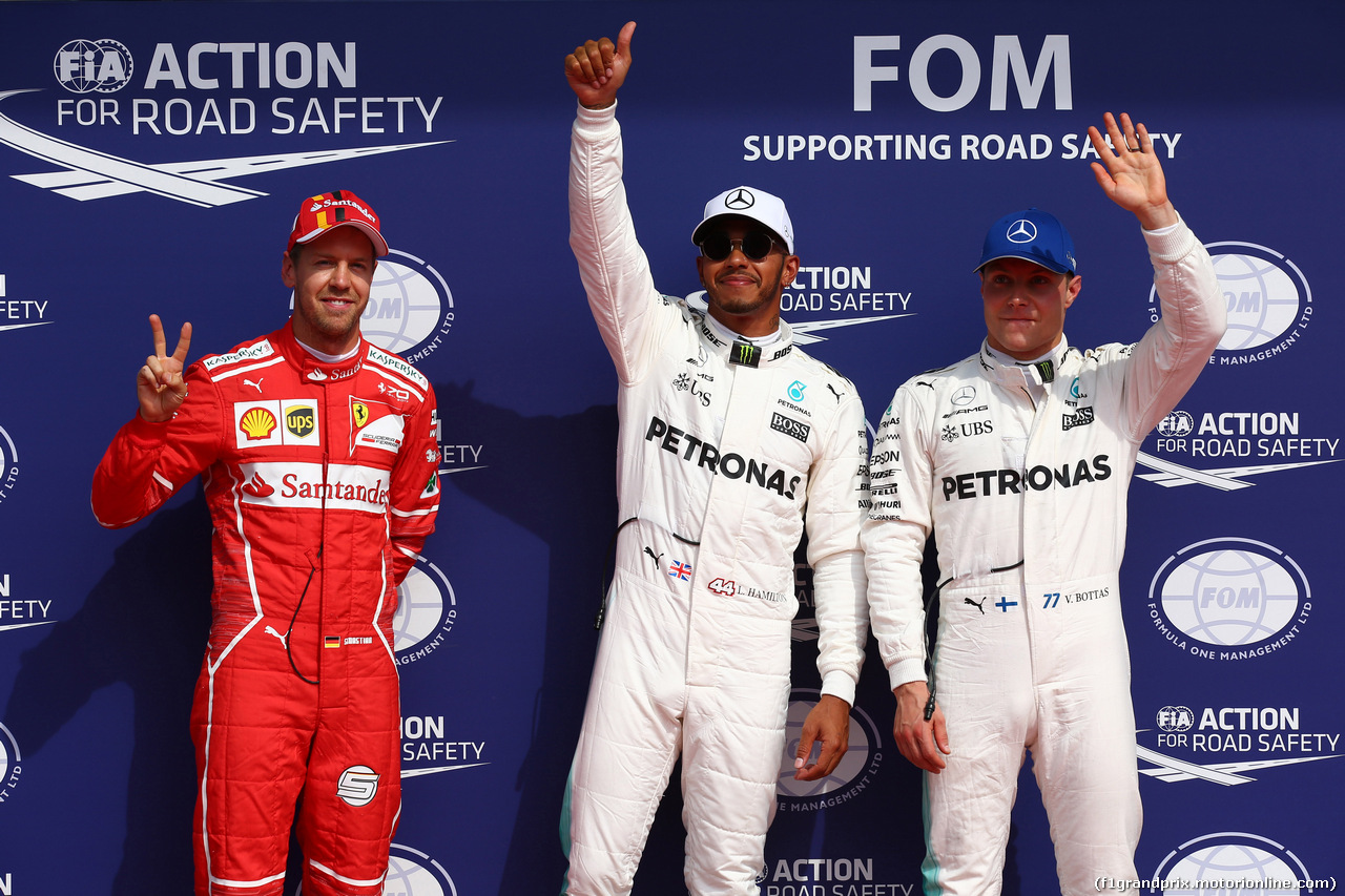 GP BELGIO, 26.08.2017 - Qualifiche, 2nd place Sebastian Vettel (GER) Ferrari SF70H, Lewis Hamilton (GBR) Mercedes AMG F1 W08 pole position e 3rd place Valtteri Bottas (FIN) Mercedes AMG F1 W08