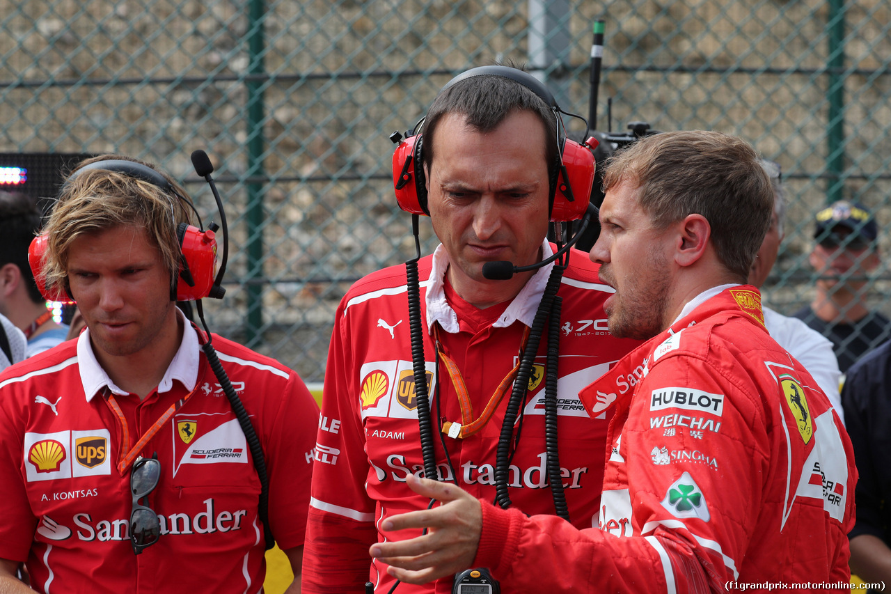 GP BELGIO, 27.08.2017 -  Gara, Antti Kontsas (FIN) Sebastian Vettel Personal Trainer, Riccardo Adami (ITA) Ferrari Gara Engineer e Sebastian Vettel (GER) Ferrari SF70H