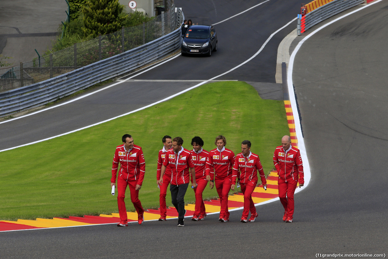 GP BELGIO, 24.08.2017 - Riccardo Adami (ITA) Ferrari Gara Engineer e Sebastian Vettel (GER) Ferrari SF70H