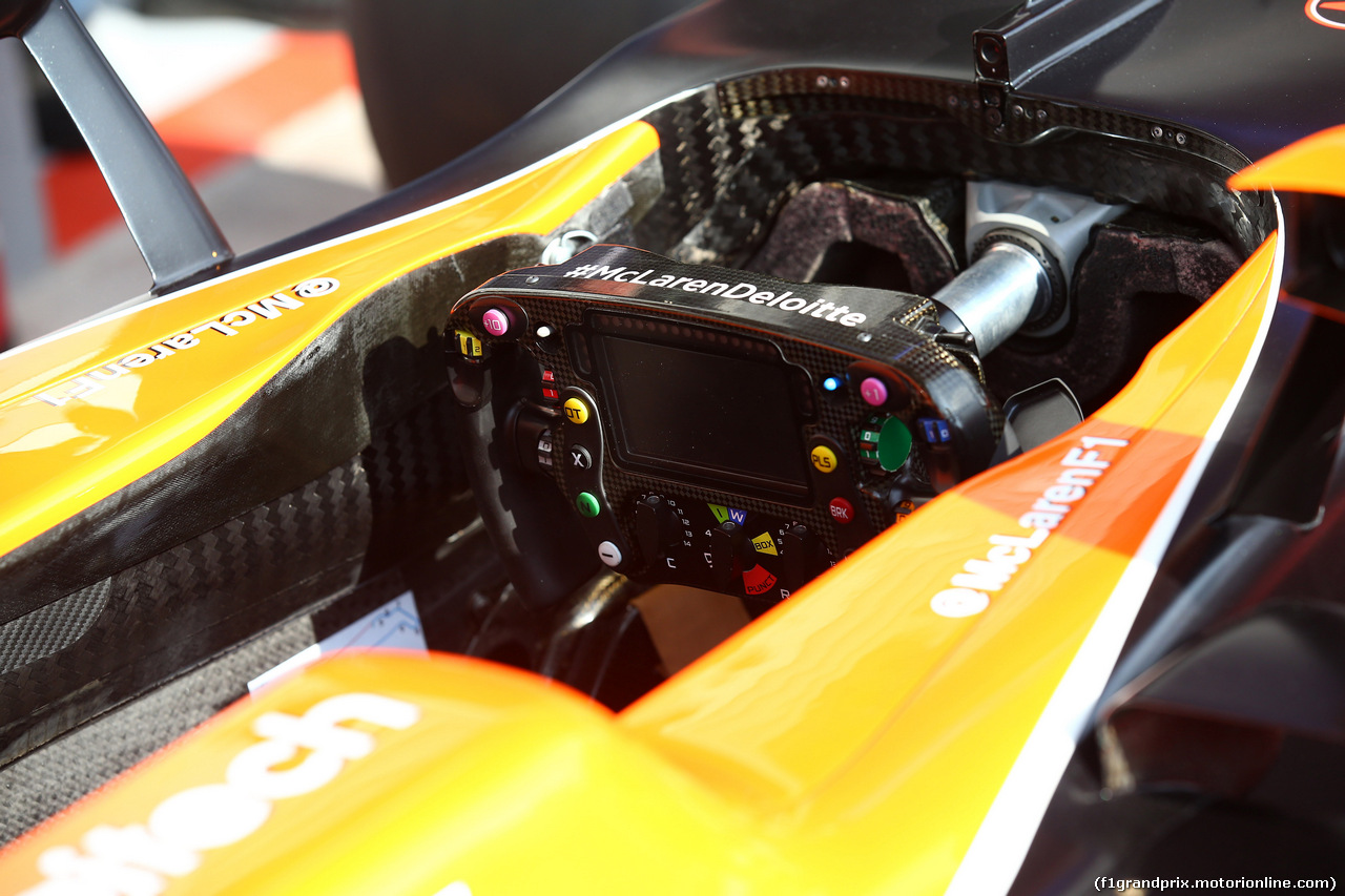 GP BELGIO, 24.08.2017 - McLaren MCL32, steering wheel