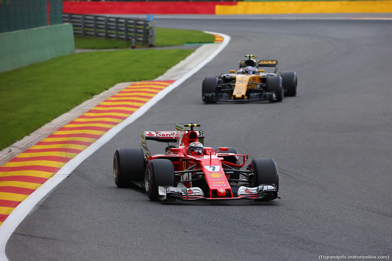 GP BELGIO, 26.08.2017 - Prove Libere 3, Kimi Raikkonen (FIN) Ferrari SF70H e Jolyon Palmer (GBR) Renault Sport F1 Team RS17