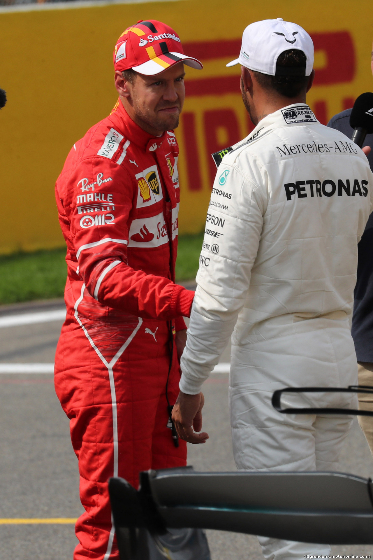 GP BELGIO, 26.08.2017 - Qualifiche, 2nd place Sebastian Vettel (GER) Ferrari SF70H e Lewis Hamilton (GBR) Mercedes AMG F1 W08 pole position