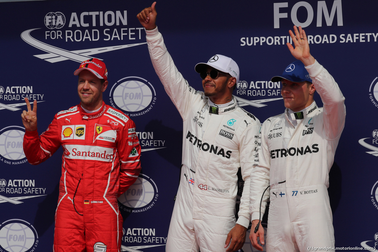 GP BELGIO, 26.08.2017 - Qualifiche, 2nd place Sebastian Vettel (GER) Ferrari SF70H, Lewis Hamilton (GBR) Mercedes AMG F1 W08 pole position e 3rd place Valtteri Bottas (FIN) Mercedes AMG F1 W08