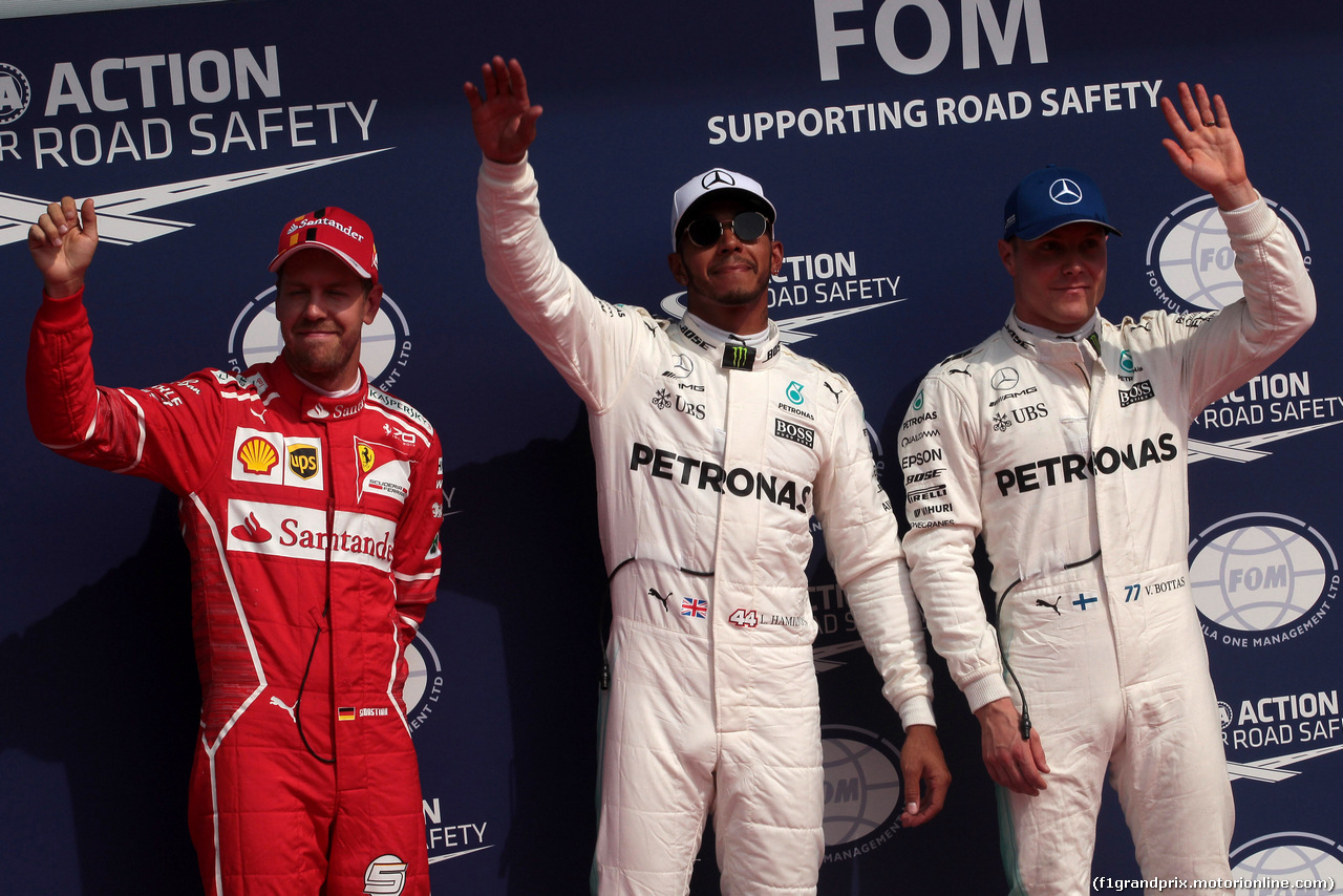 GP BELGIO, 26.08.2017 - Qualifiche, 2nd place Sebastian Vettel (GER) Ferrari SF70H, Lewis Hamilton (GBR) Mercedes AMG F1 W08 pole position e 3rd place Valtteri Bottas (FIN) Mercedes AMG F1 W08