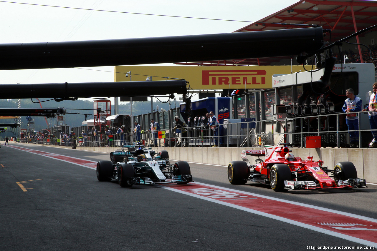GP BELGIO, 25.08.2017 - Prove Libere 1, Lewis Hamilton (GBR) Mercedes AMG F1 W08 e Sebastian Vettel (GER) Ferrari SF70H
