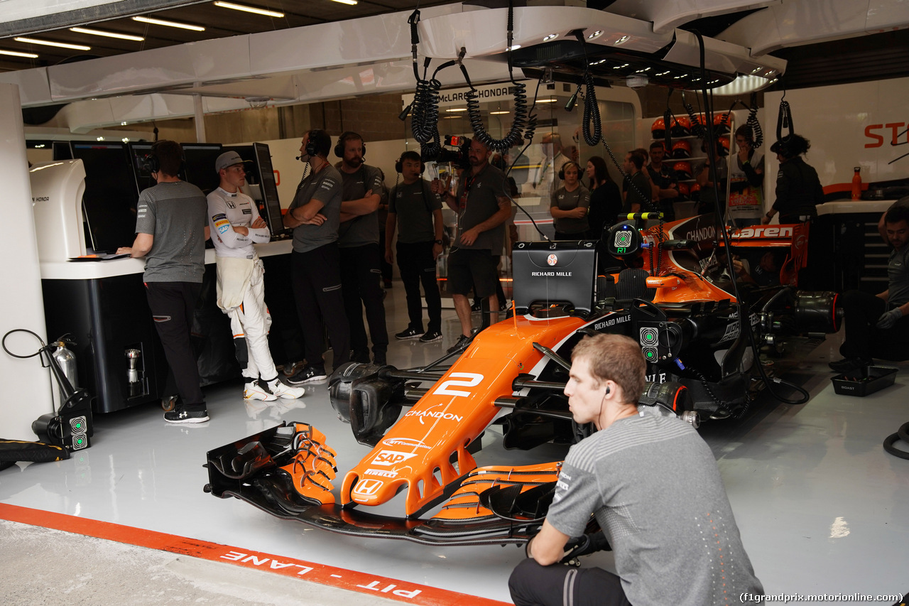 GP BELGIO, 25.08.2017 - Prove Libere 2, Stoffel Vandoorne (BEL) McLaren MCL32