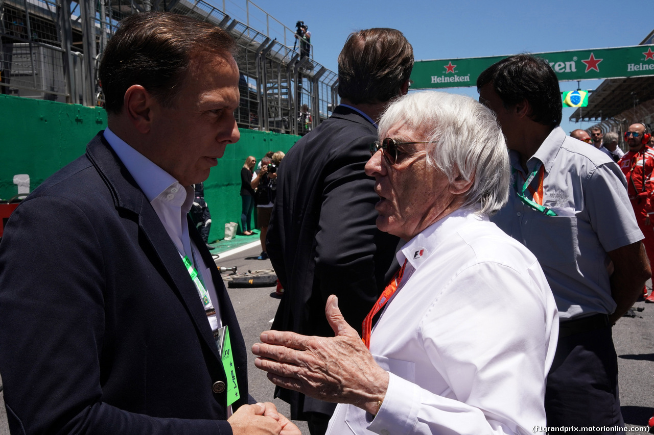 GP BRASILE, 12.11.2017 - Gara, Joao Doria (BRA) Mayor of Sao Paulo City e Bernie Ecclestone (GBR)