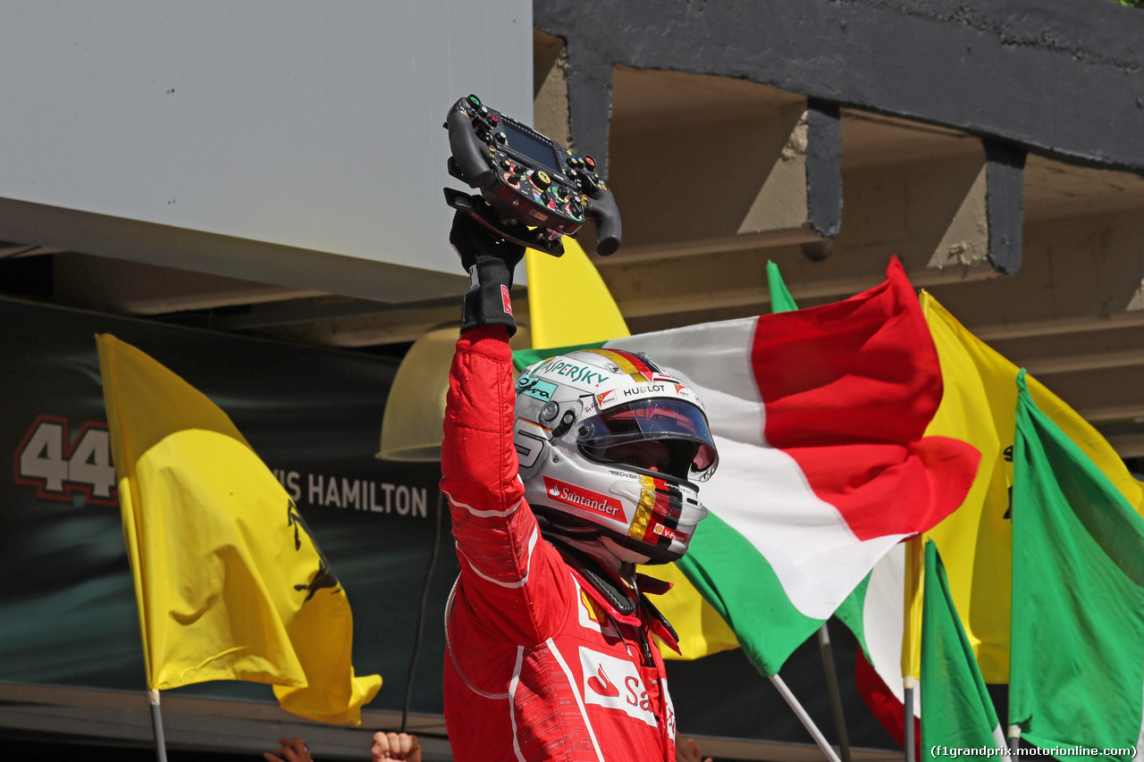 GP BRASILE, 12.11.2017 - Gara, Sebastian Vettel (GER) Ferrari SF70H vincitore