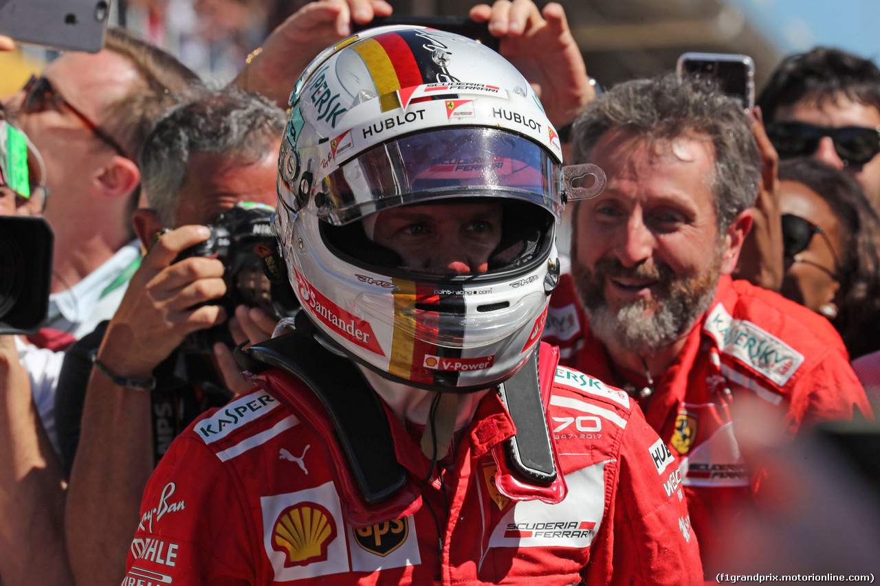 GP BRASILE, 12.11.2017 - Gara, Sebastian Vettel (GER) Ferrari SF70H vincitore