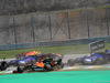 GP BRASILE, 12.11.2017 - Gara, Stoffel Vandoorne (BEL) McLaren MCL32 off track e Daniel Ricciardo (AUS) Red Bull Racing RB13 spins