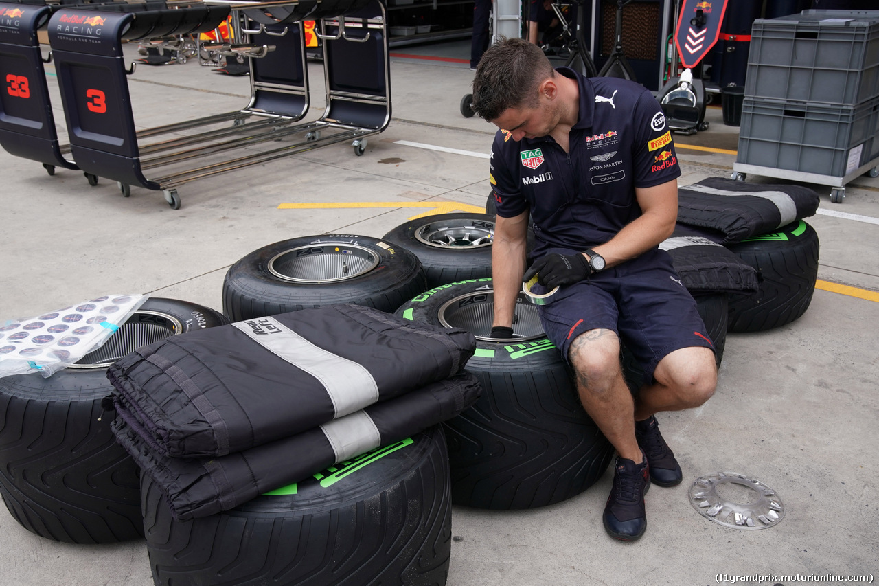 GP BRASILE, 09.11.2017 - Pirelli Tyres