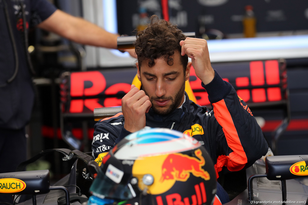 GP BRASILE, 11.11.2017 - Prove Libere 3, Daniel Ricciardo (AUS) Red Bull Racing RB13