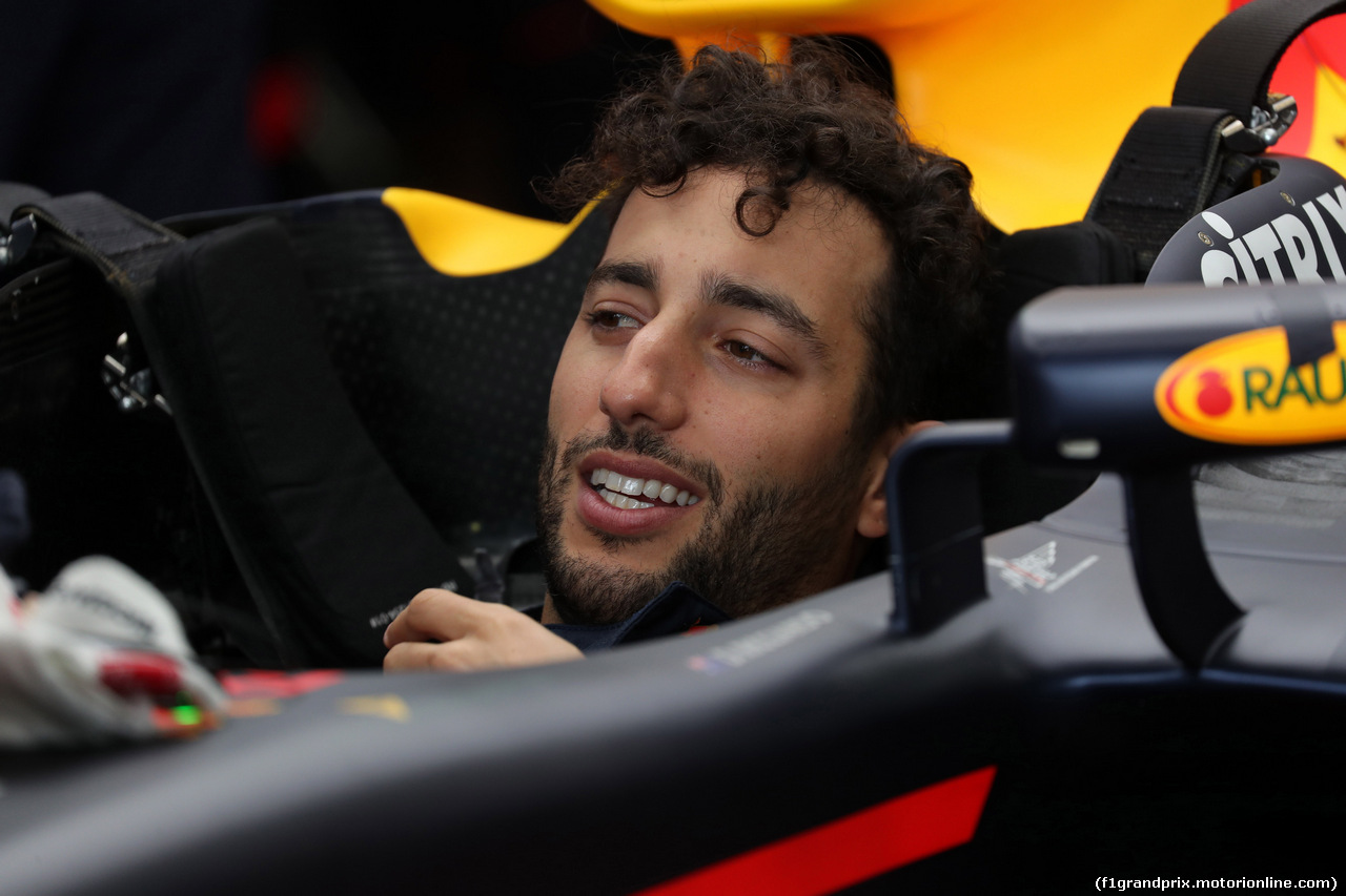 GP BRASILE, 11.11.2017 - Prove Libere 3, Daniel Ricciardo (AUS) Red Bull Racing RB13