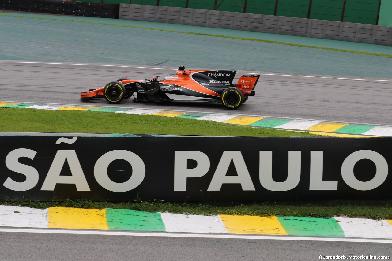 GP BRASILE, 11.11.2017 - Prove Libere 3, Fernando Alonso (ESP) McLaren MCL32