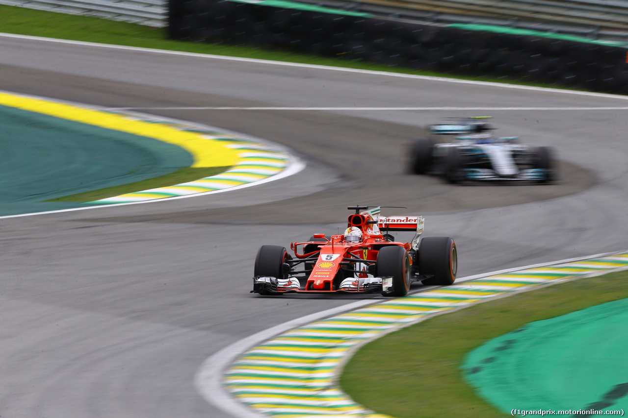 GP BRASILE, 11.11.2017 - Prove Libere 3, Sebastian Vettel (GER) Ferrari SF70H e Valtteri Bottas (FIN) Mercedes AMG F1 W08