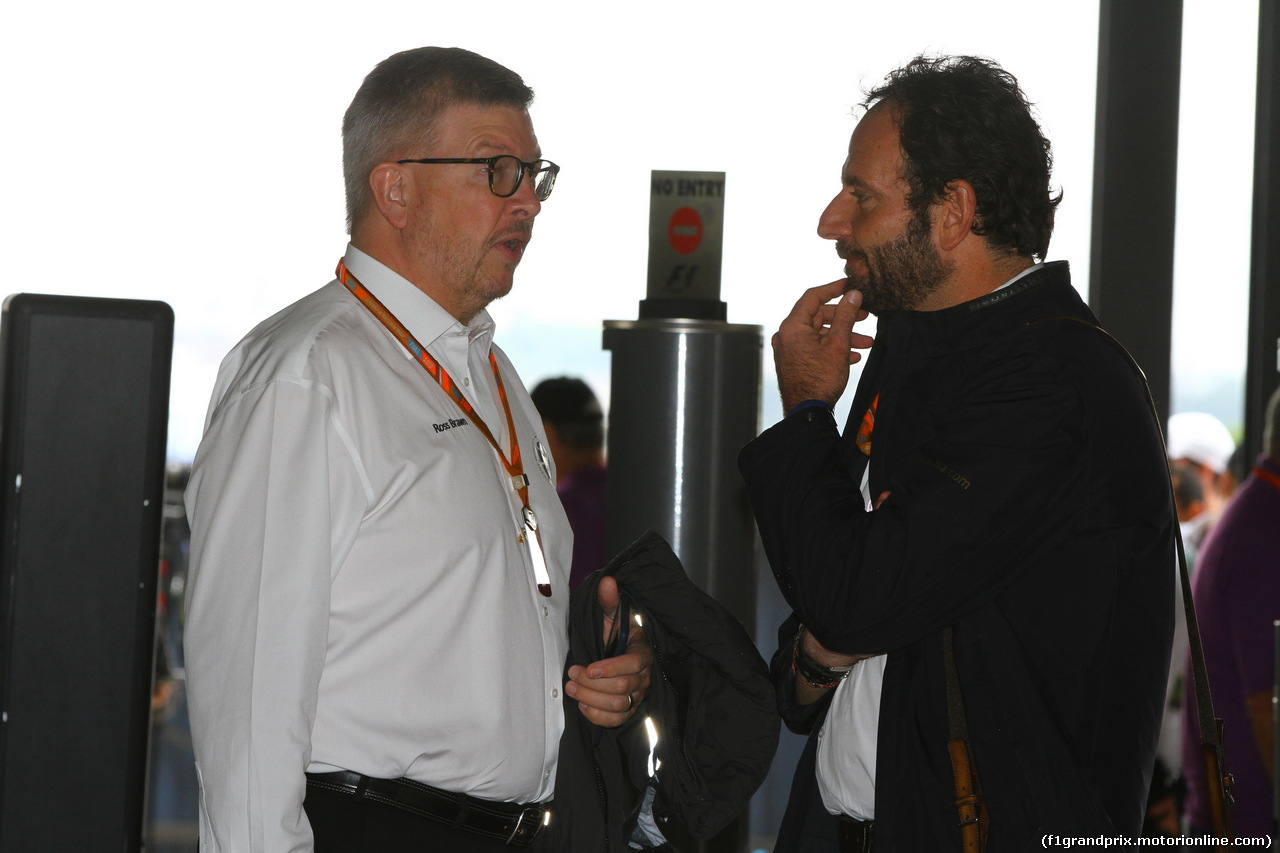 GP BRASILE, 11.11.2017 - Prove Libere 3, Ross Brawn (GBR) Formula One Managing Director of Motorsports e Matteo Bonciani (ITA), F1 Head of Communications