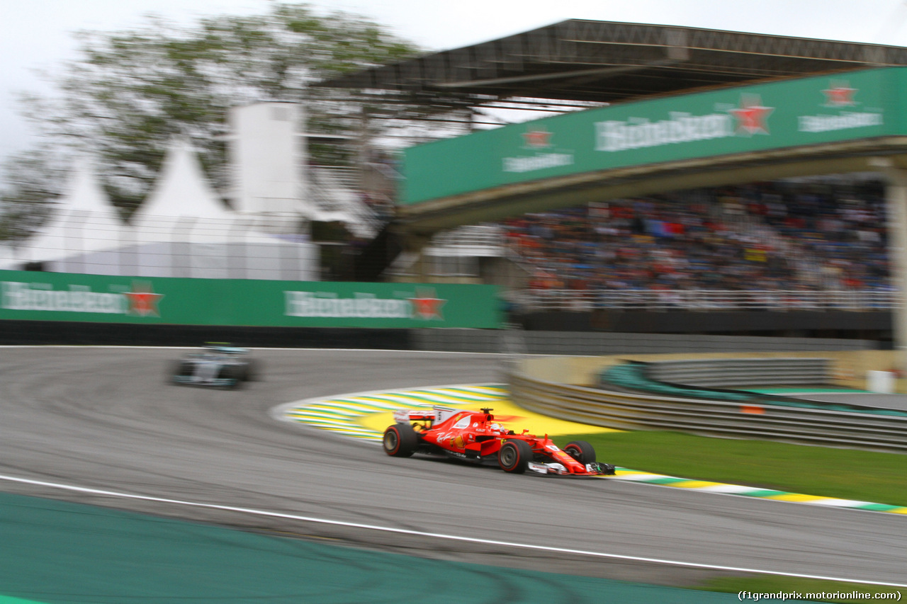 GP BRASILE, 11.11.2017 - Prove Libere 3, Sebastian Vettel (GER) Ferrari SF70H e Valtteri Bottas (FIN) Mercedes AMG F1 W08