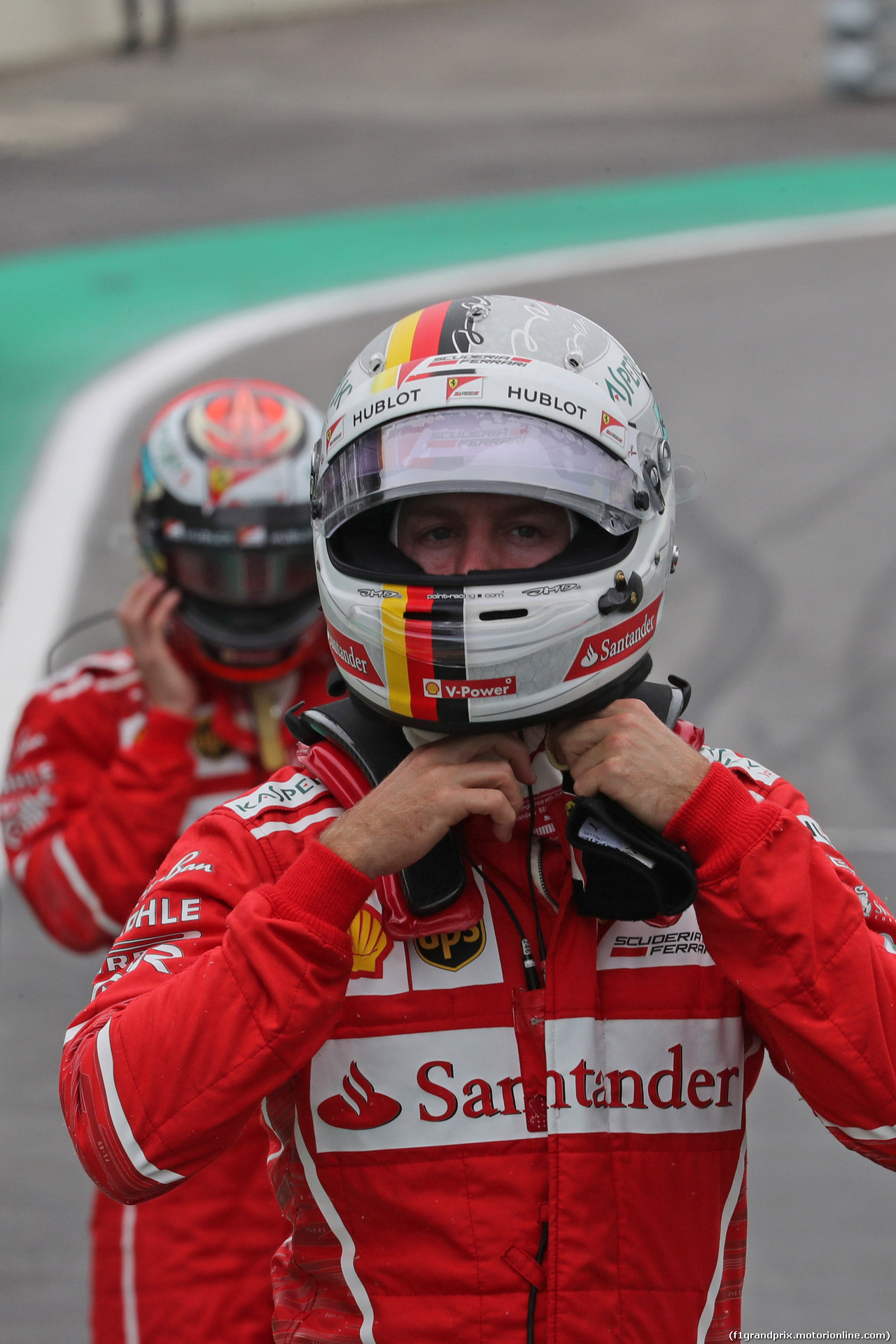 GP BRASILE, 11.11.2017 - Qualifiche, 3rd place Kimi Raikkonen (FIN) Ferrari SF70H e 2nd place Sebastian Vettel (GER) Ferrari SF70H