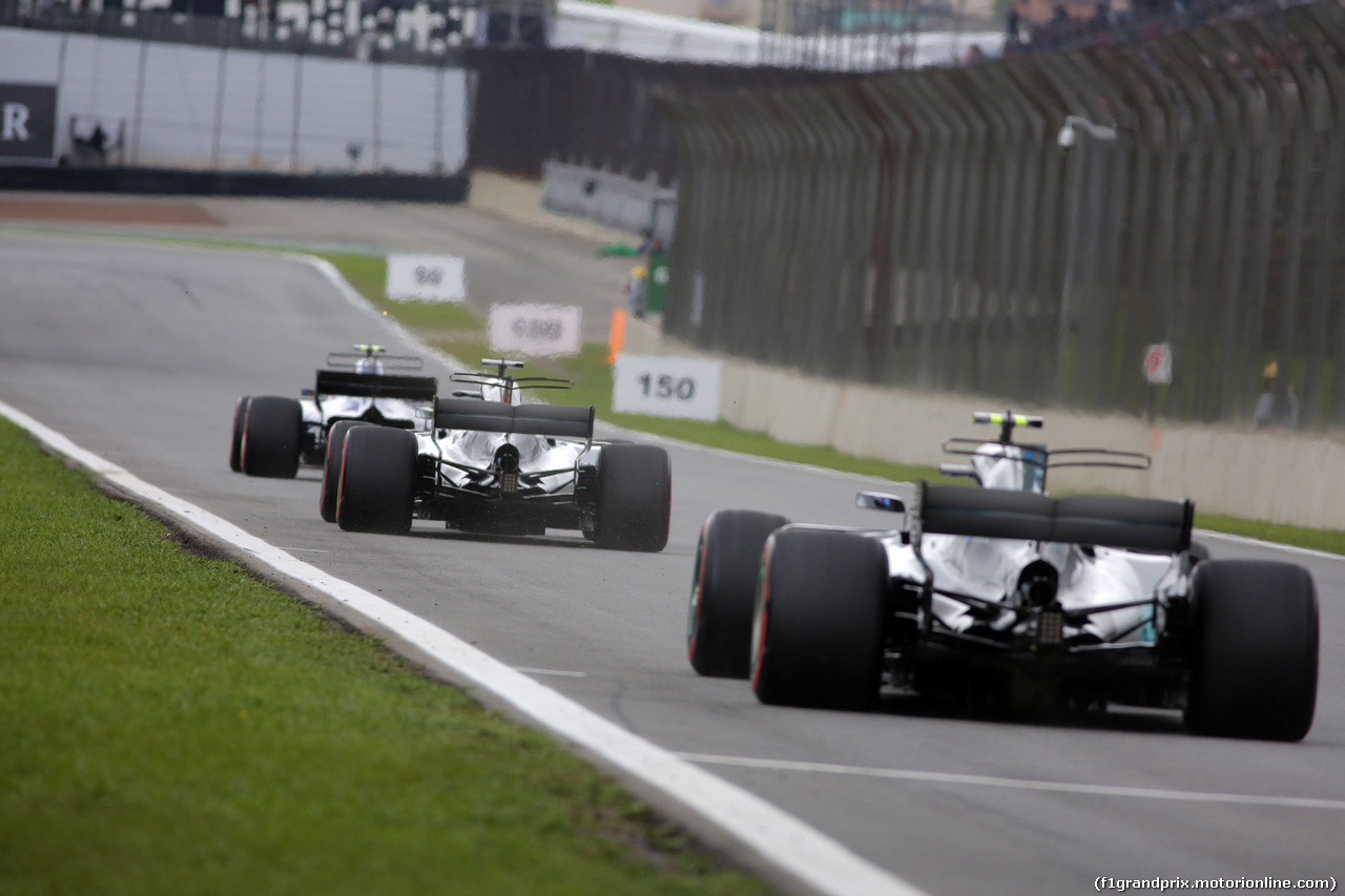 GP BRASILE, 11.11.2017 - Qualifiche, Lewis Hamilton (GBR) Mercedes AMG F1 W08 e Valtteri Bottas (FIN) Mercedes AMG F1 W08