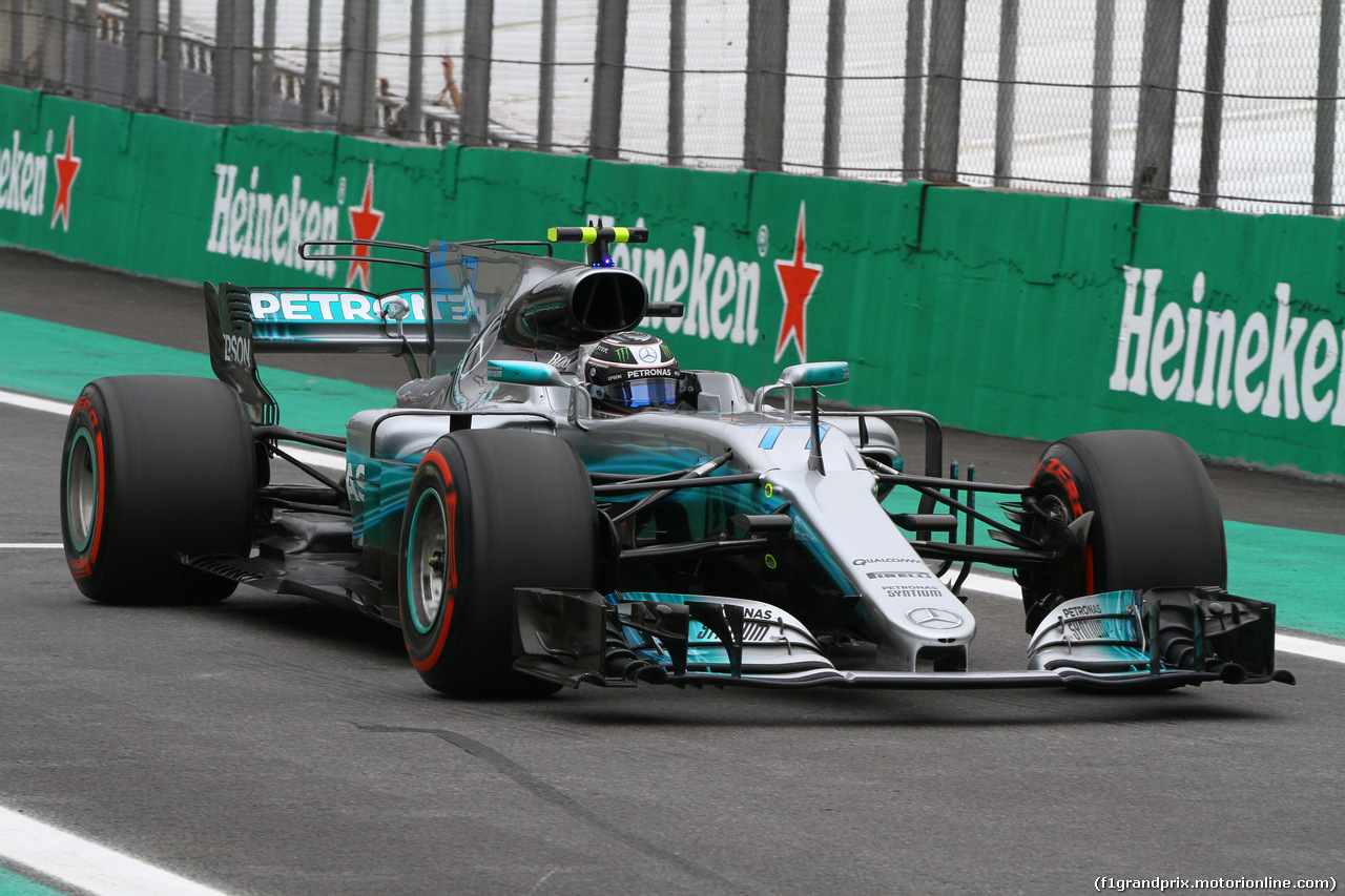 GP BRASILE, 11.11.2017 - Qualifiche, Valtteri Bottas (FIN) Mercedes AMG F1 W08 pole position