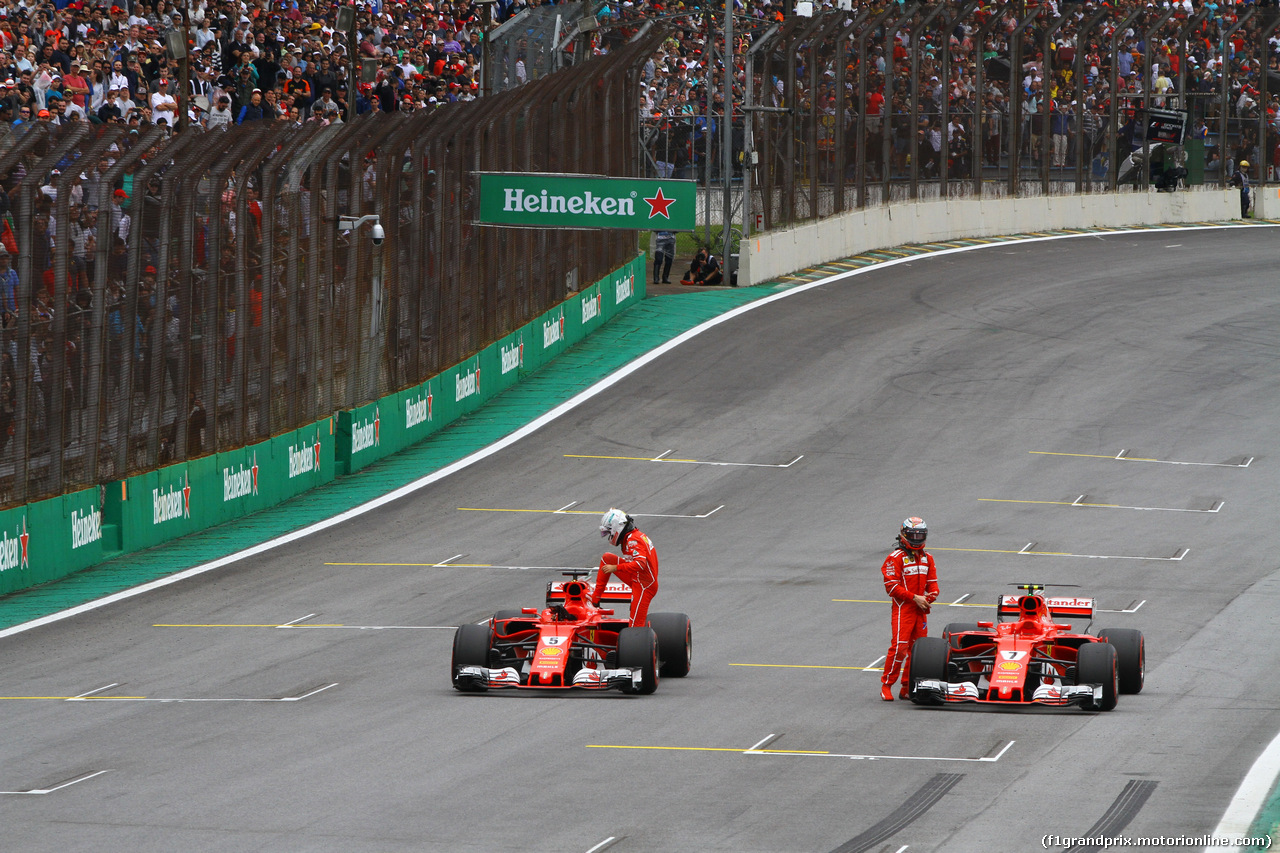 GP BRASILE, 11.11.2017 - Qualifiche, 2nd place Sebastian Vettel (GER) Ferrari SF70H e 3rd place Kimi Raikkonen (FIN) Ferrari SF70H