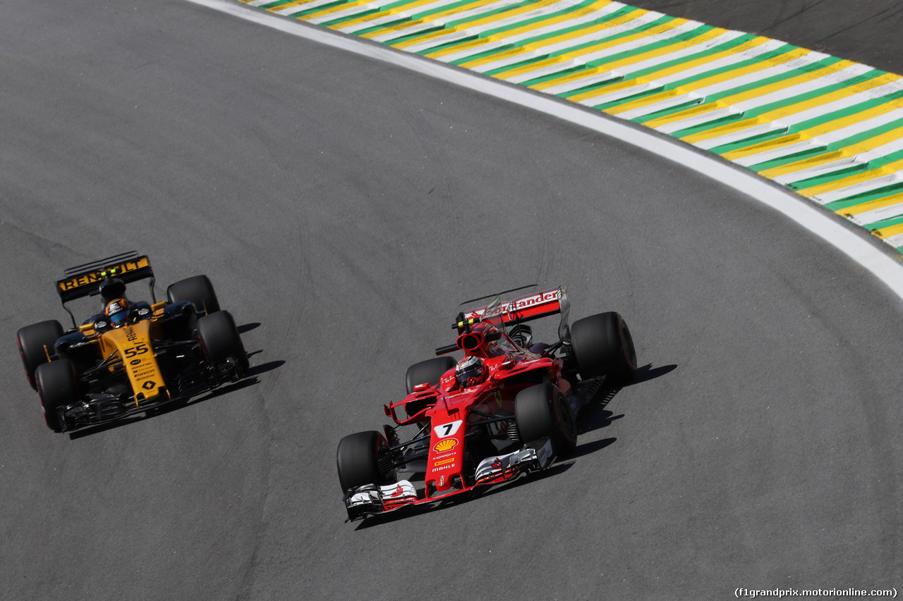 GP BRASILE, 10.11.2017 - Prove Libere 1, Carlos Sainz Jr (ESP) Renault Sport F1 Team RS17 e Kimi Raikkonen (FIN) Ferrari SF70H