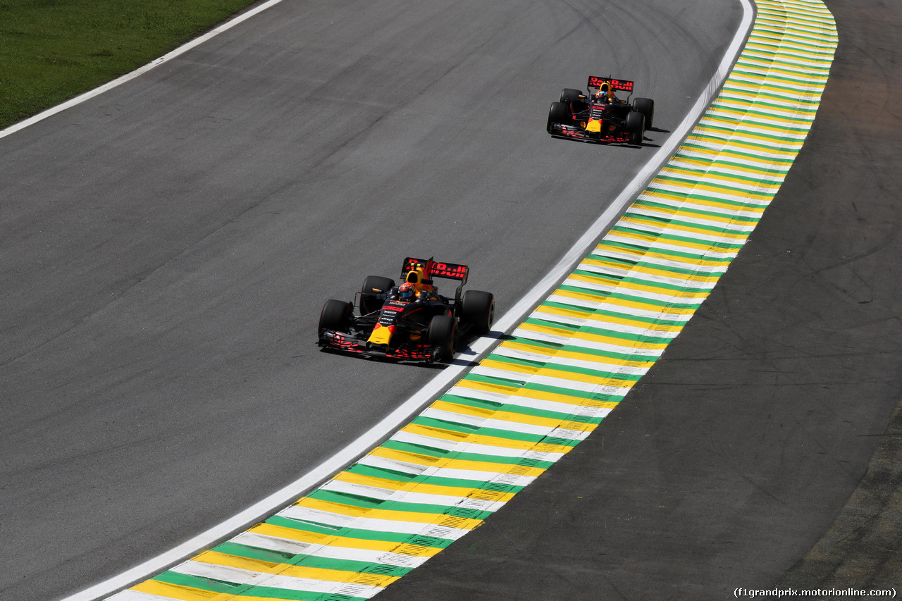 GP BRASILE, 10.11.2017 - Prove Libere 1, Max Verstappen (NED) Red Bull Racing RB13 e Daniel Ricciardo (AUS) Red Bull Racing RB13