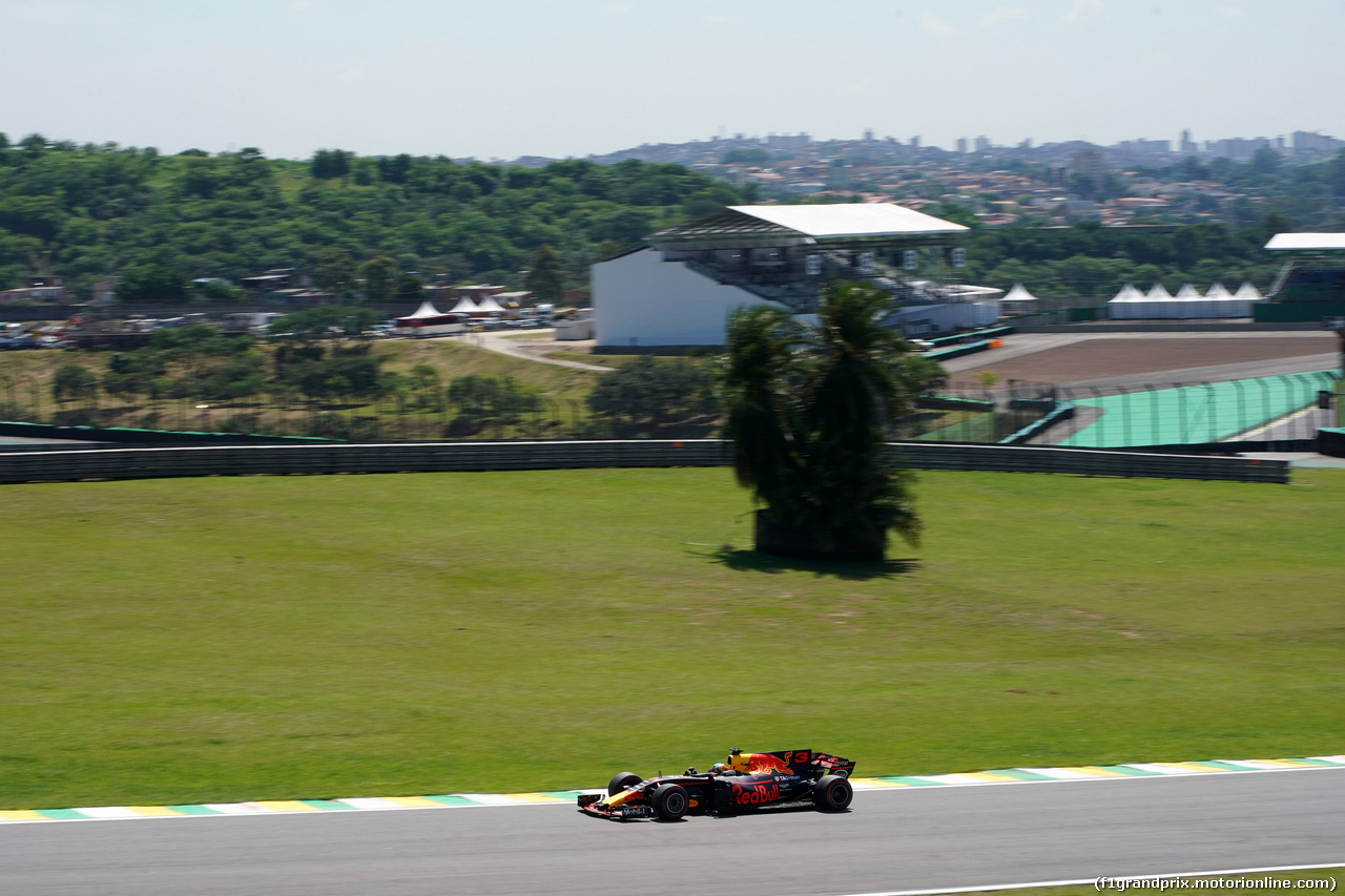 GP BRASILE, 10.11.2017 - Prove Libere 1, Daniel Ricciardo (AUS) Red Bull Racing RB13