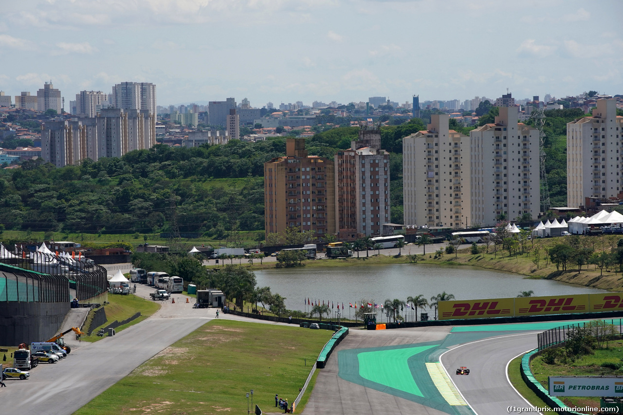 GP BRASILE, 10.11.2017 - Prove Libere 1, Daniel Ricciardo (AUS) Red Bull Racing RB13