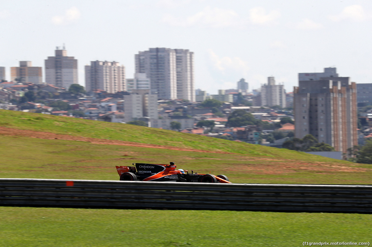 GP BRASILE, 10.11.2017 - Prove Libere 1, Fernando Alonso (ESP) McLaren MCL32