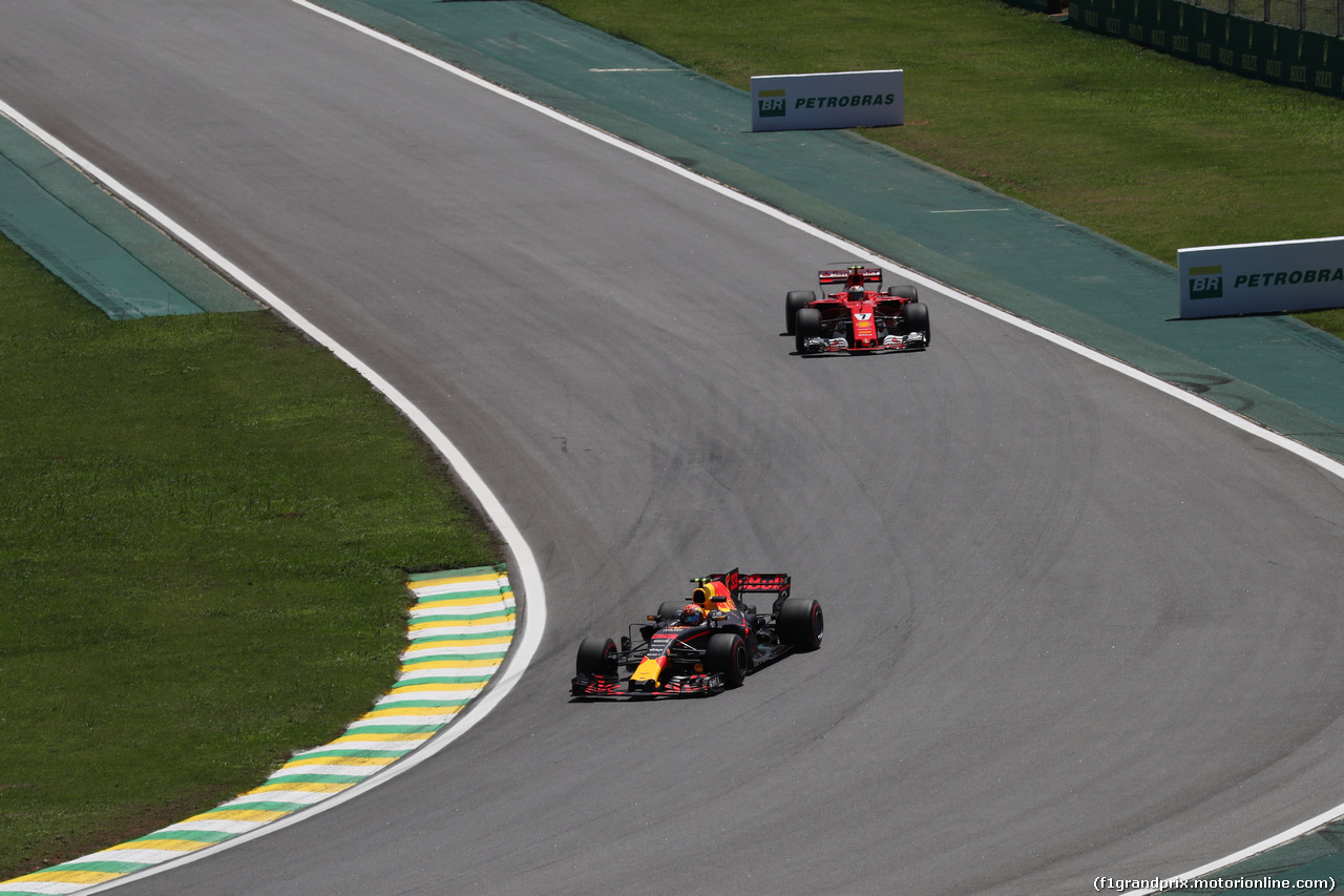 GP BRASILE, 10.11.2017 - Prove Libere 1, Max Verstappen (NED) Red Bull Racing RB13 e Kimi Raikkonen (FIN) Ferrari SF70H