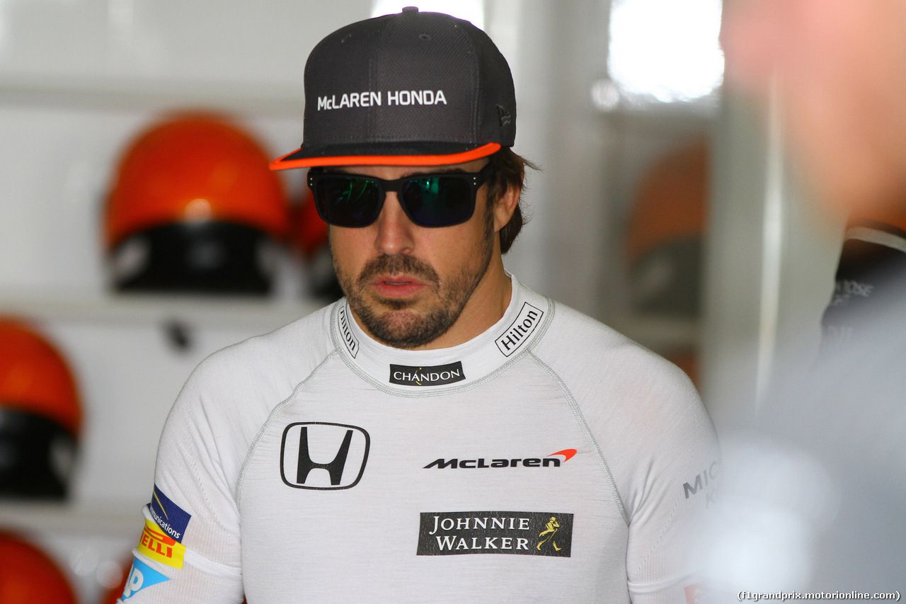 GP BRASILE, 10.11.2017 - Prove Libere 1, Fernando Alonso (ESP) McLaren MCL32