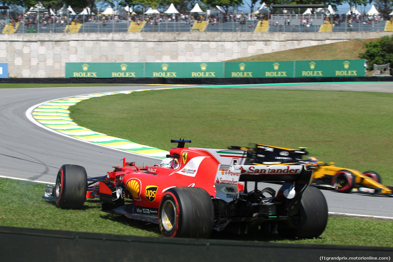 GP BRASILE, 10.11.2017 - Prove Libere 1, Sebastian Vettel (GER) Ferrari SF70H spins