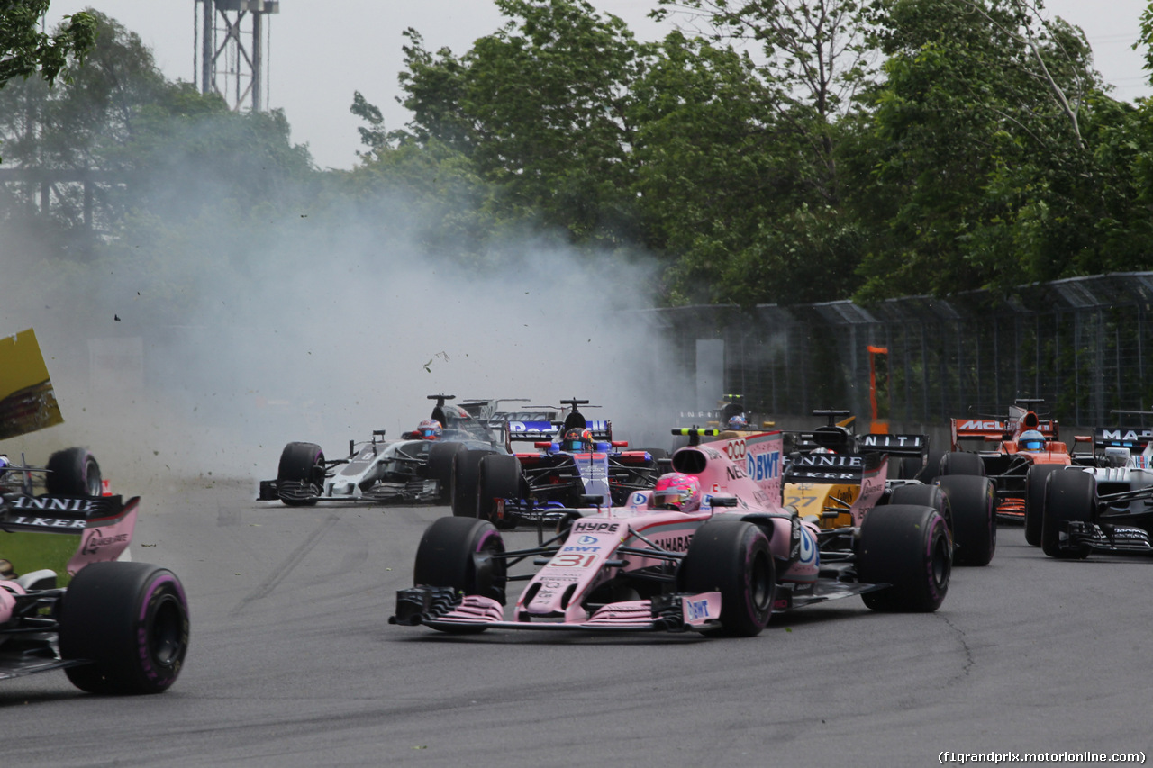 GP CANADA, 11.06.2017- Gara, Esteban Ocon (FRA) Sahara Force India F1 VJM10 behind 55 crash