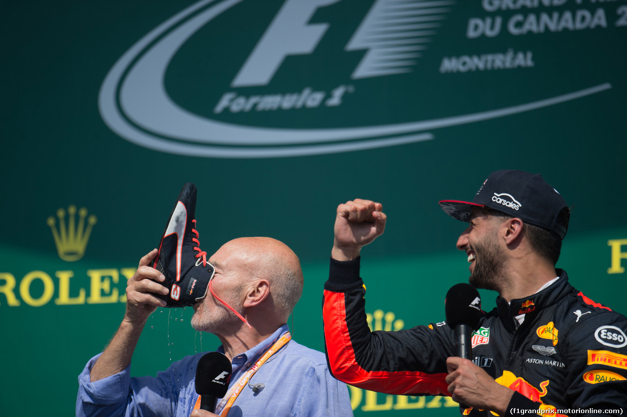 GP CANADA, 11.06.2017- Podium Sir Patrick Stewart (GBR) Actor drinks Champahne from Daniel Ricciardo (AUS) Red Bull Racing RB13 shoe