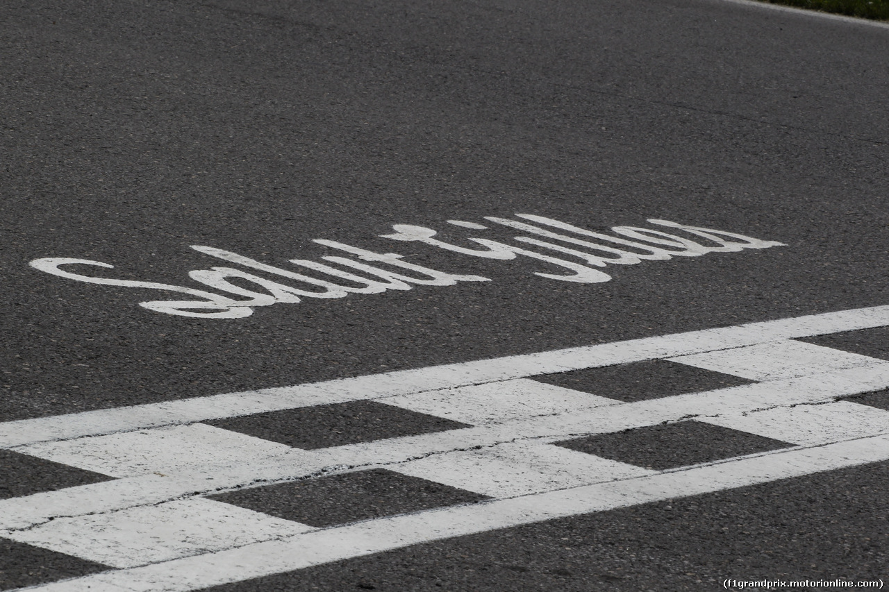 GP CANADA, 08.06.2017- Salut Gilles written in front of partenzaing line