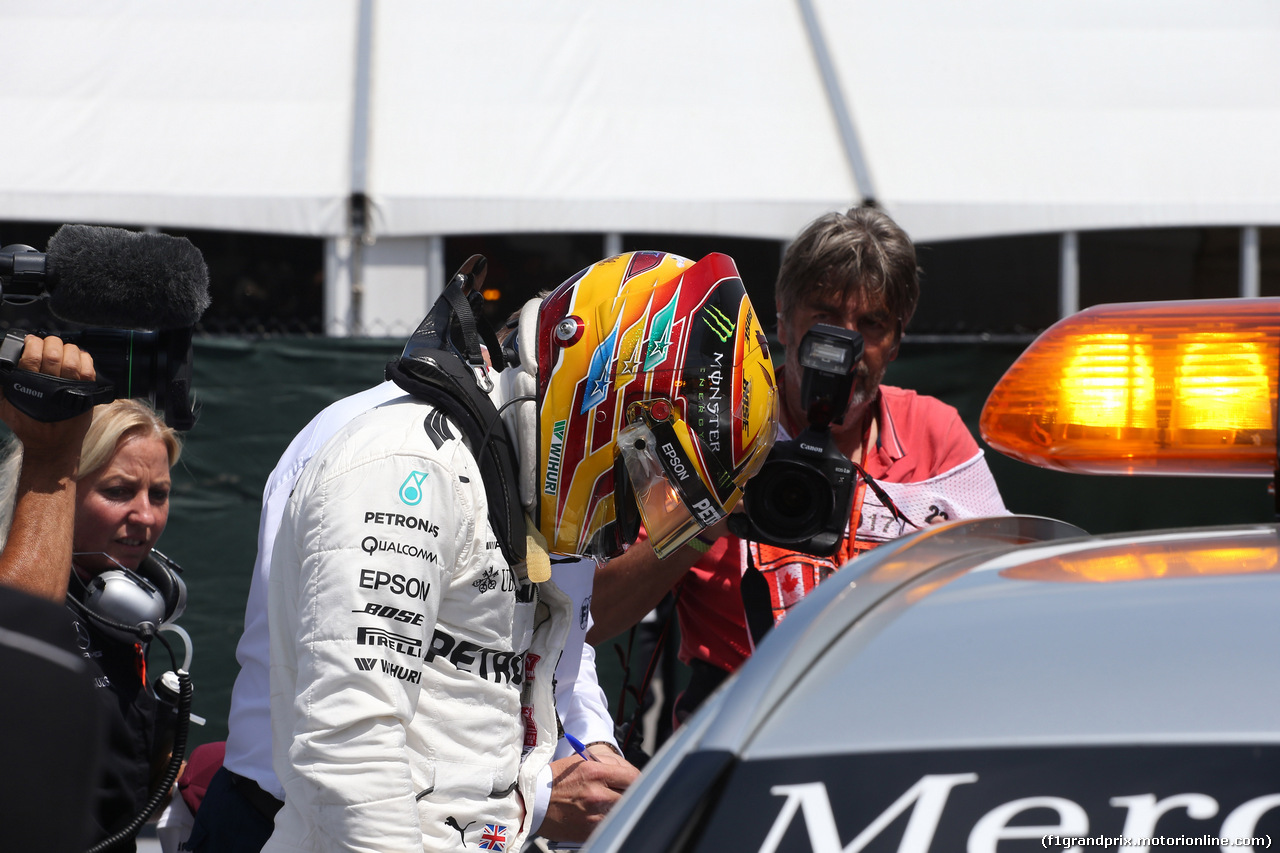 GP CANADA, 10.06.2017- Qualifiche, Lewis Hamilton (GBR) Mercedes AMG F1 W08  is celebrating pole position