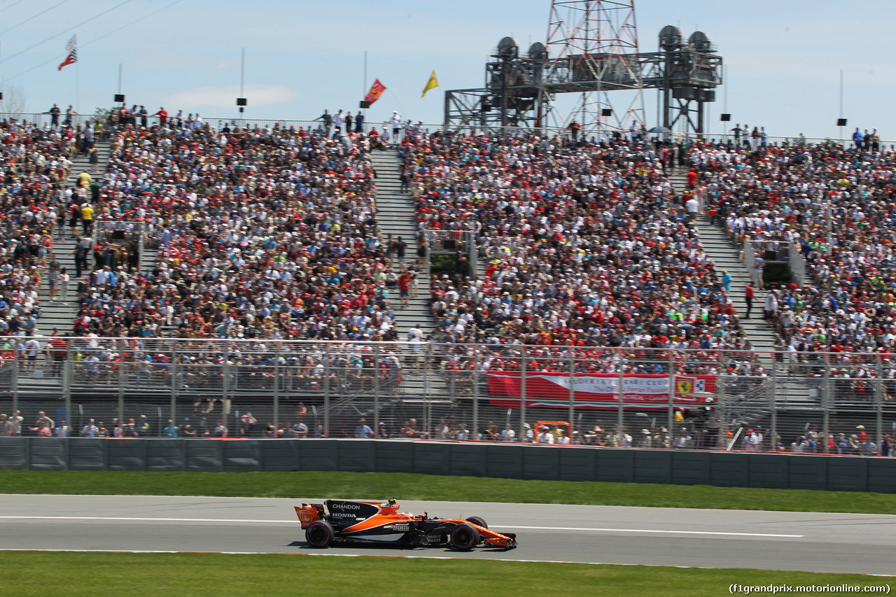 GP CANADA, 10.06.2017- Qualifiche, Stoffel Vandoorne (BEL) McLaren MCL32