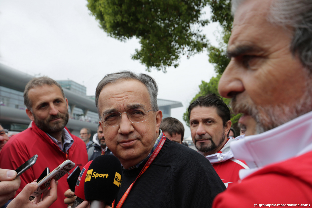 GP CINA, 09.04.2017 - Sergio Marchionne (ITA), Ferrari President e CEO of Fiat Chrysler Automobiles e Maurizio Arrivabene (ITA) Ferrari Team Principal