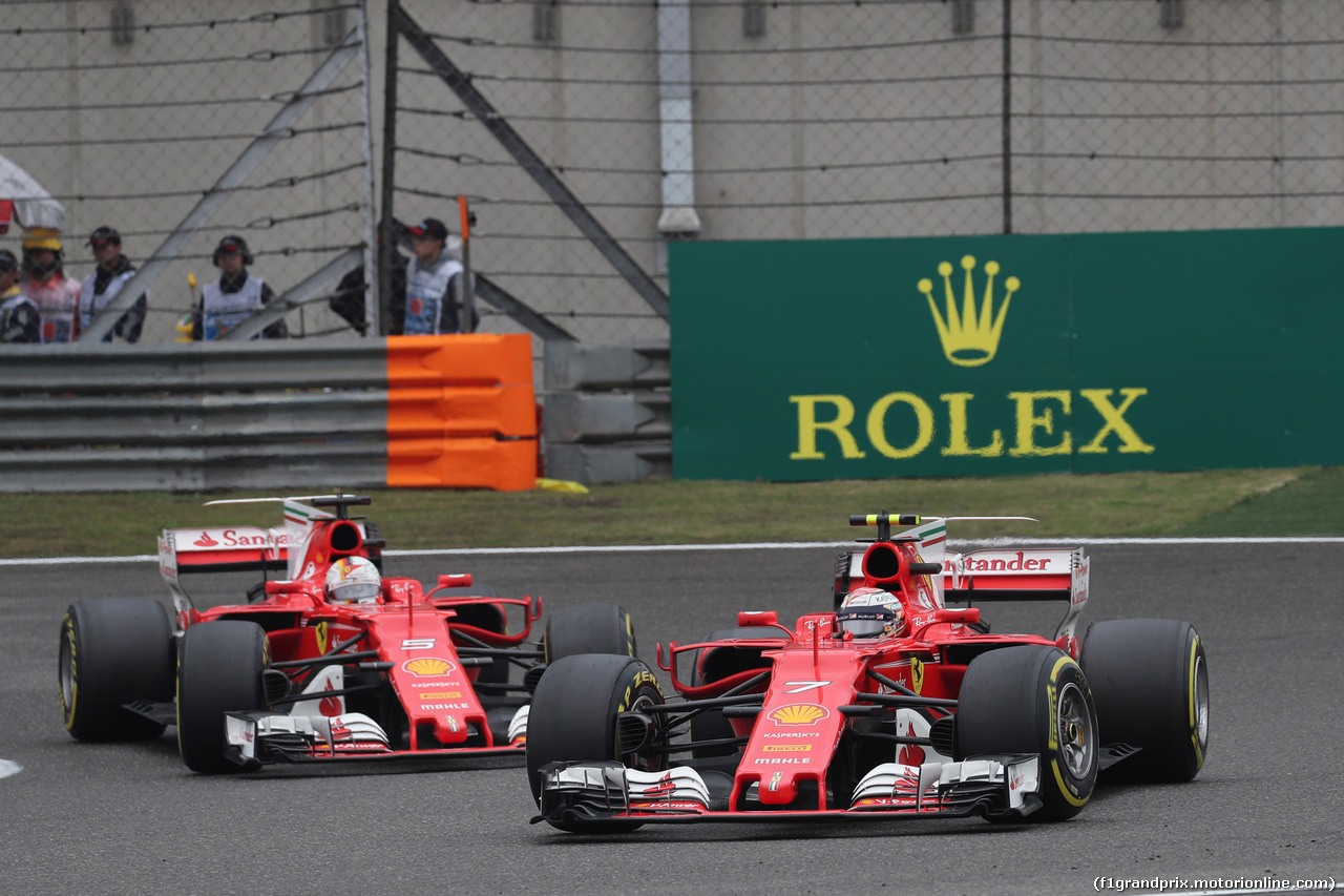 GP CINA, 09.04.2017 - Gara, Kimi Raikkonen (FIN) Ferrari SF70H e Sebastian Vettel (GER) Ferrari SF70H
