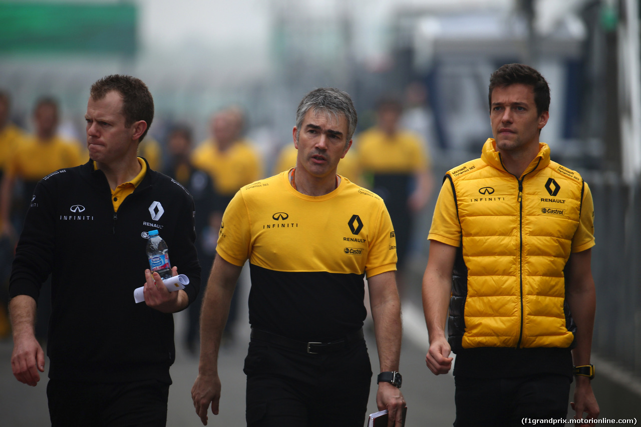 GP CINA, 06.04.2017 - Jolyon Palmer (GBR) Renault Sport F1 Team RS17