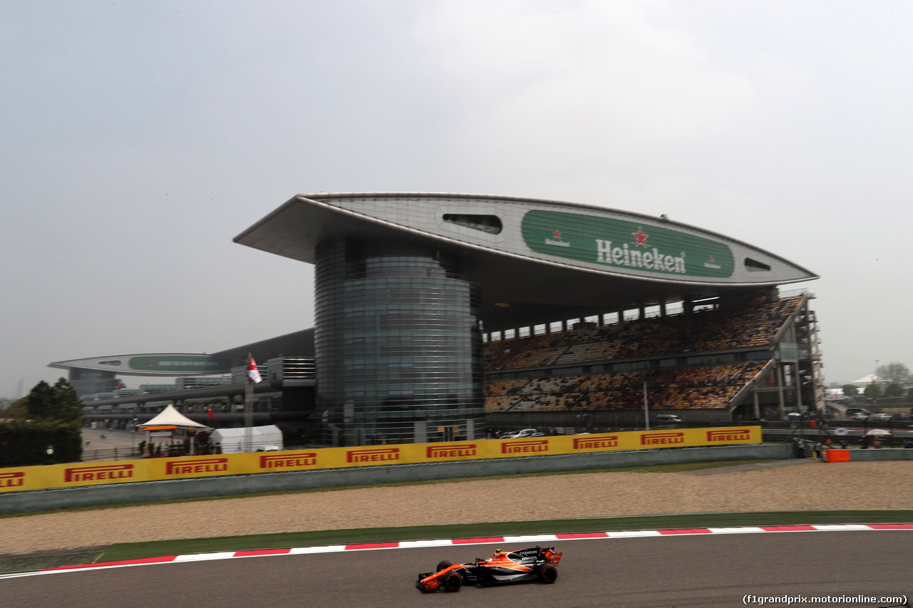 GP CINA, 07.04.2017 - Prove Libere 3, Stoffel Vandoorne (BEL) McLaren MCL32