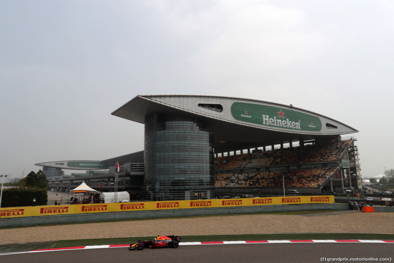 GP CINA, 07.04.2017 - Prove Libere 3, Daniel Ricciardo (AUS) Red Bull Racing RB13