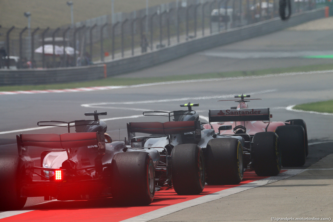 GP CINA, 08.04.2017 - Prove Libere 3, Lewis Hamilton (GBR) Mercedes AMG F1 W08, Valtteri Bottas (FIN) Mercedes AMG F1 W08 e Kimi Raikkonen (FIN) Ferrari SF70H