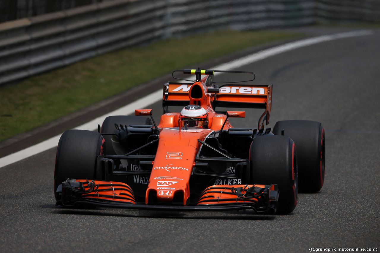 GP CINA, 08.04.2017- Prove Libere 3, Stoffel Vandoorne (BEL) McLaren MCL32