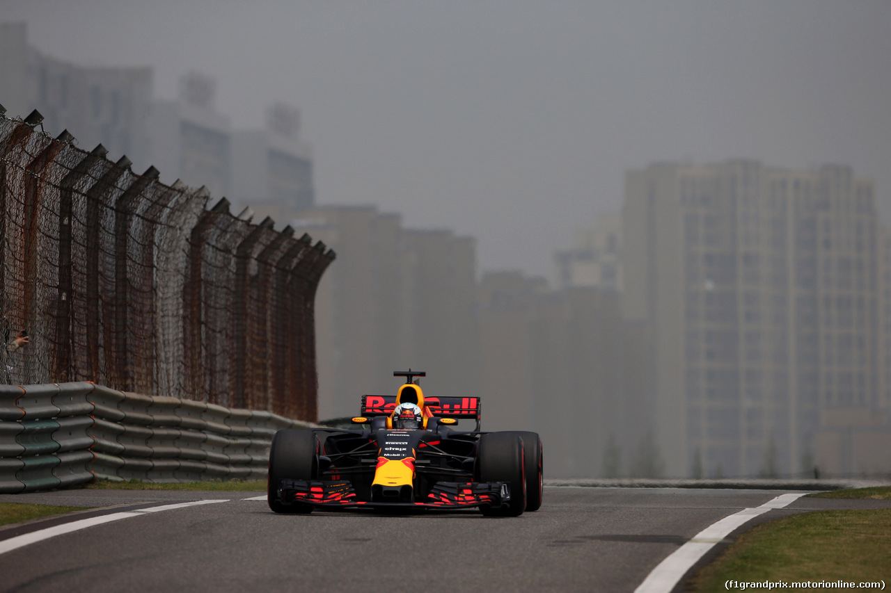 GP CINA, 08.04.2017- Prove Libere 3, Daniel Ricciardo (AUS) Red Bull Racing RB13
