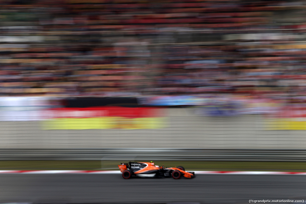 GP CINA, 08.04.2017 - Qualifiche, Stoffel Vandoorne (BEL) McLaren MCL32