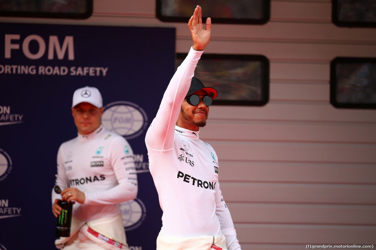 GP CINA, 08.04.2017 - Qualifiche, 3rd place Valtteri Bottas (FIN) Mercedes AMG F1 W08 e Lewis Hamilton (GBR) Mercedes AMG F1 W08 pole position