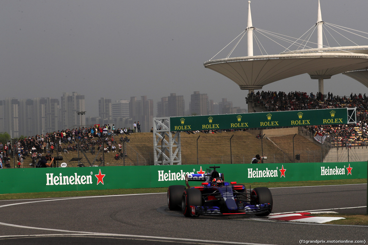 GP CINA, 08.04.2017 - Qualifiche, Daniil Kvyat (RUS) Scuderia Toro Rosso STR12