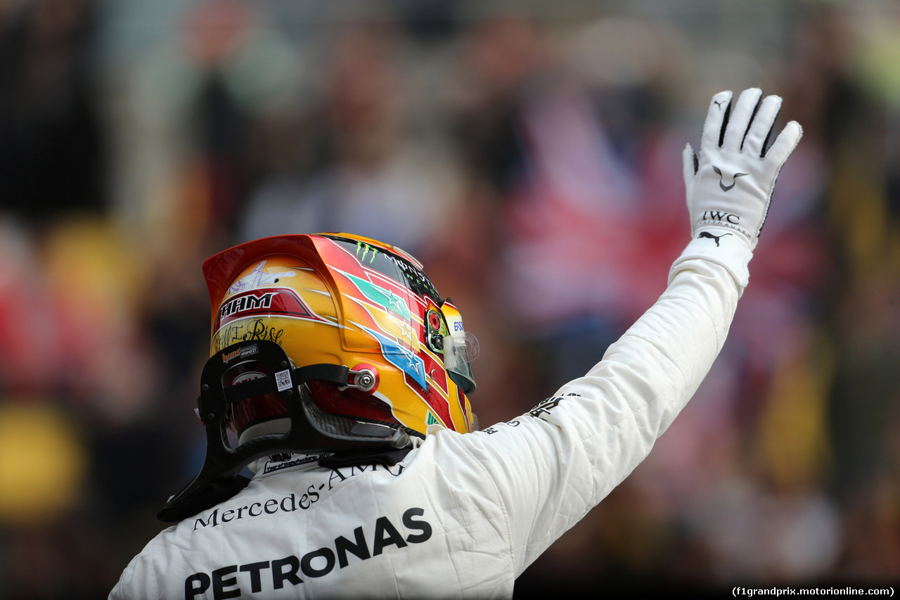 GP CINA, 08.04.2017 - Qualifiche, Lewis Hamilton (GBR) Mercedes AMG F1 W08 pole position